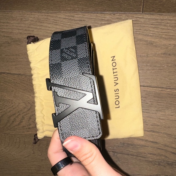Louis Vuitton belt - Picture 2 of 6